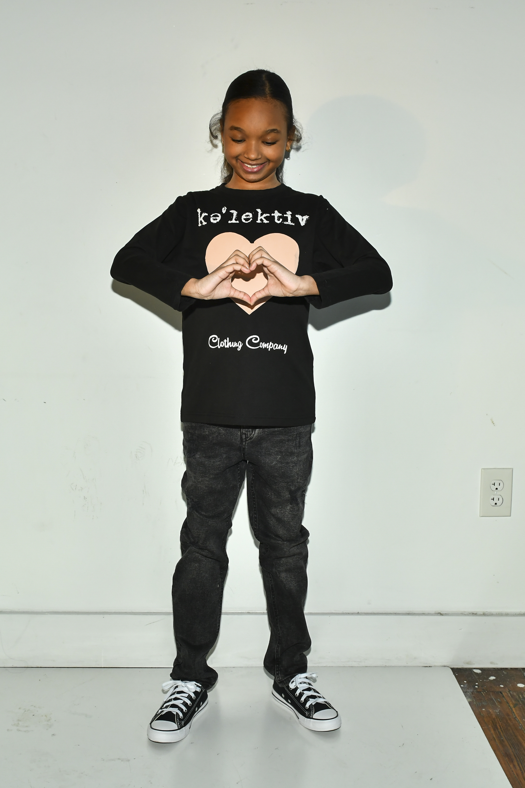 Black distressed denim for kid's